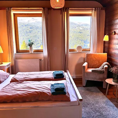 Holiday home Mit Zirbitzblick *